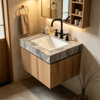 Ensemble de meuble-lavabo 24 po à grain de bois en chêne blanc, armoire de rangement en contreplaqué flottant avec 2 portes, plateau en pierre frittée gris clair et lavabo en céramique avec 3 trous de robinet pré-percés, pré-assemblé