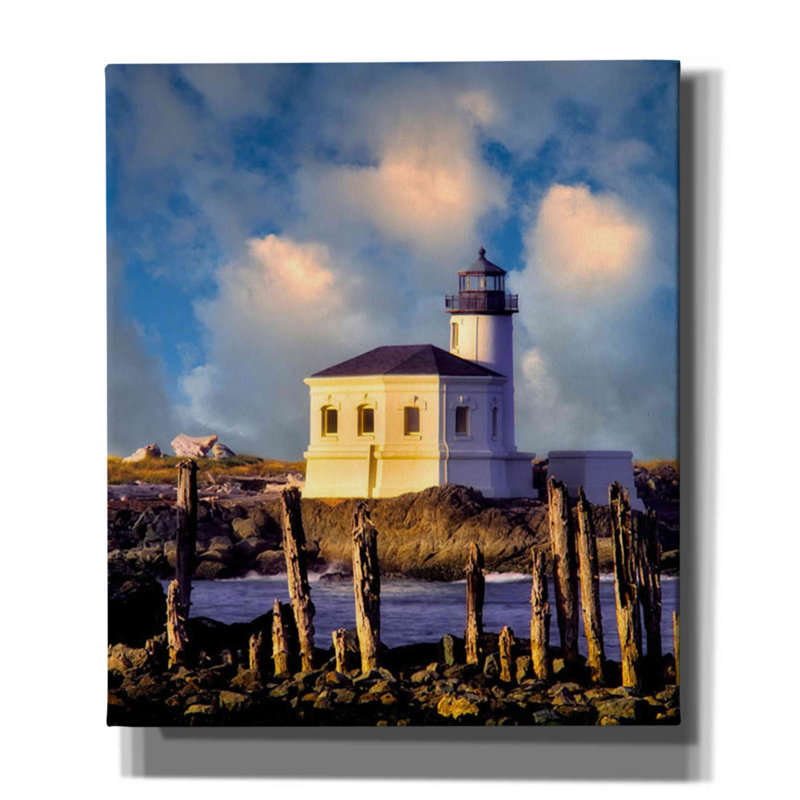 Phare classique par Dennis Frates - reproduction de photo sur toile tendue, H 30 po x l 26 po x P 1,5 po