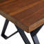 Table de salle à manger en noyer avec pieds robustes en métal
