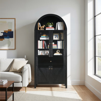 Armoire en forme de dôme avec grand espace de rangement et artisanat antique pour une utilisation polyvalente dans n'importe quelle pièce