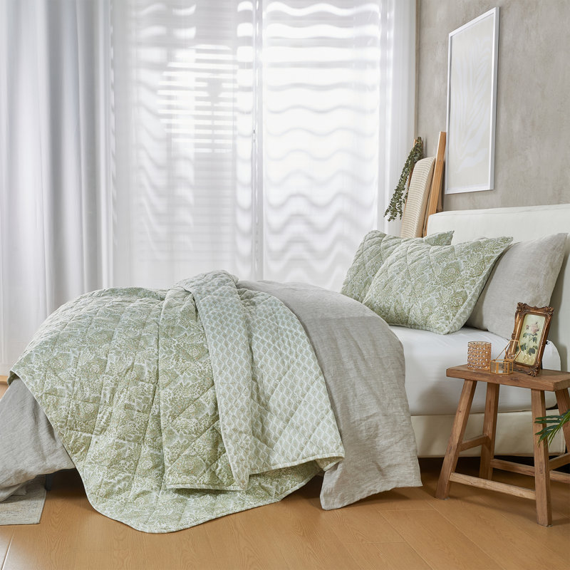 Green Floral Twin Reversible Cotton Quilt Set