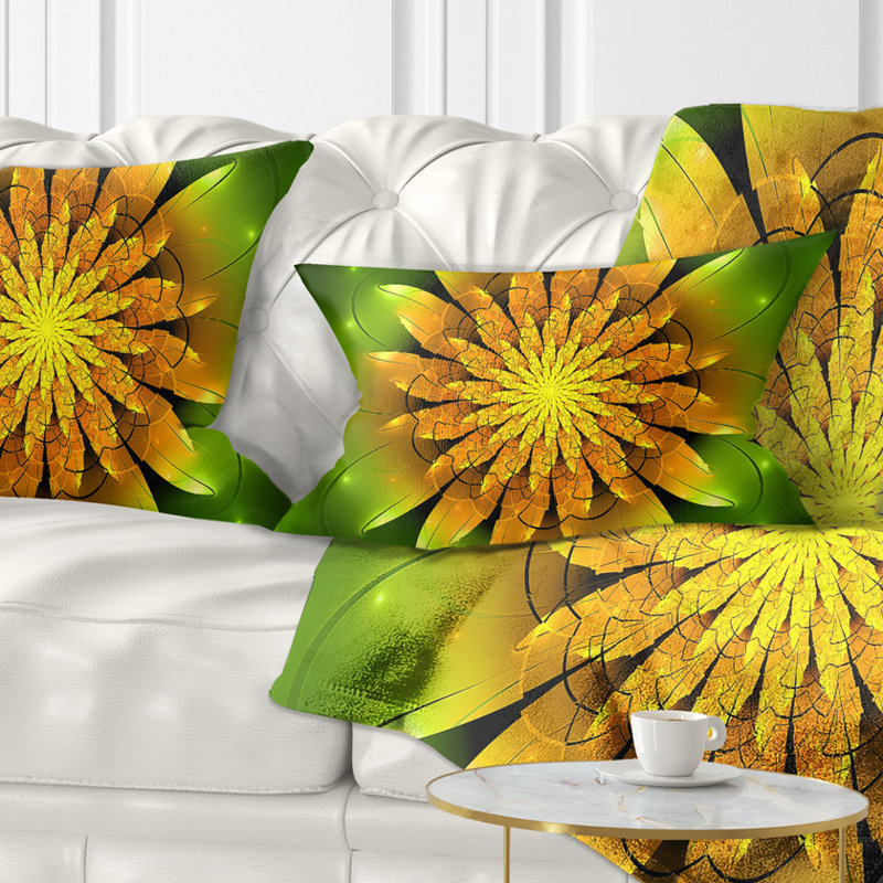 Coussin décoratif floral jaune vif sur fond vert