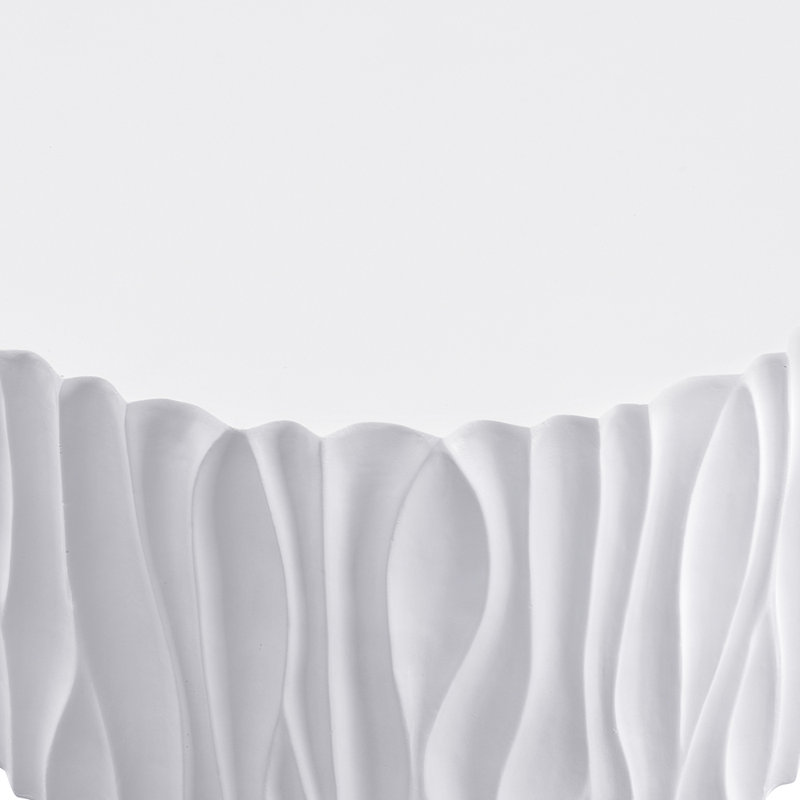 Table d'extérieur moderne avec design cannelé