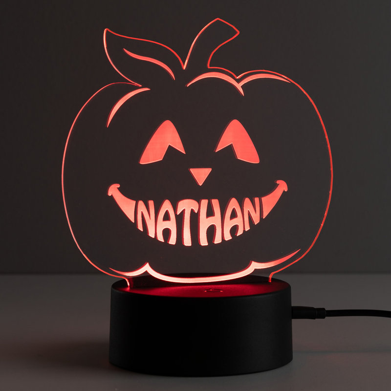 Jack O Lantern, citrouille et veilleuse d'Halloween à DEL avec nom personnalisé gravé au laser sur un insert en acrylique