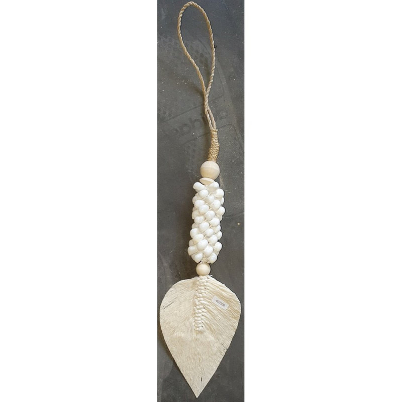 Lily''s Living 18" H White Shell Tassel With Thread  Leaf
