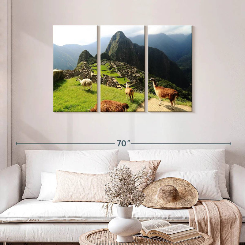 Lilie Llamas au Machu Picchu, H 32 po x l 50 po