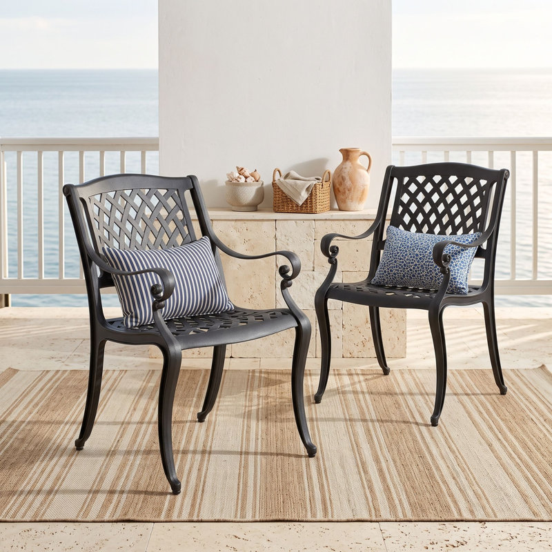 Ensemble de 2 chaises de salle à manger d'extérieur Cayman Arch en maille avec accoudoirs et pieds