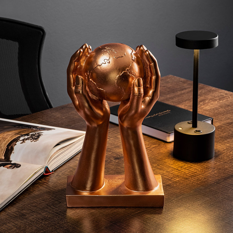 Élégant objet décoratif, couleur bronze, 7,1 x 11,8 x 3,5 pouces | 100% polyester | Accent élégant pour la décoration intérieure, parfait pour le salon, la chambre à coucher ou les espaces de bureau, ajoute une touche de sophistication