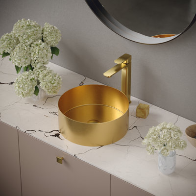 Single-handle Bathroom Faucet with Drain Assembly