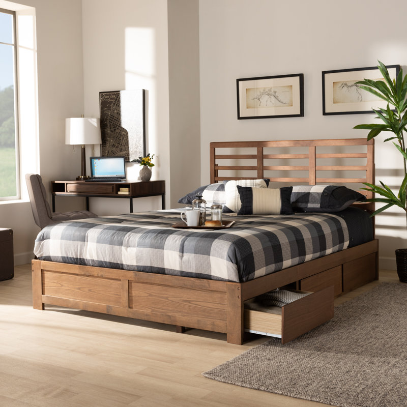 Rangement à lattes Chelbie, 3 tiroirs inférieurs, grand lit, brun H 58,30 po x l 57,20 po x L 82,8 po, Grand lit
