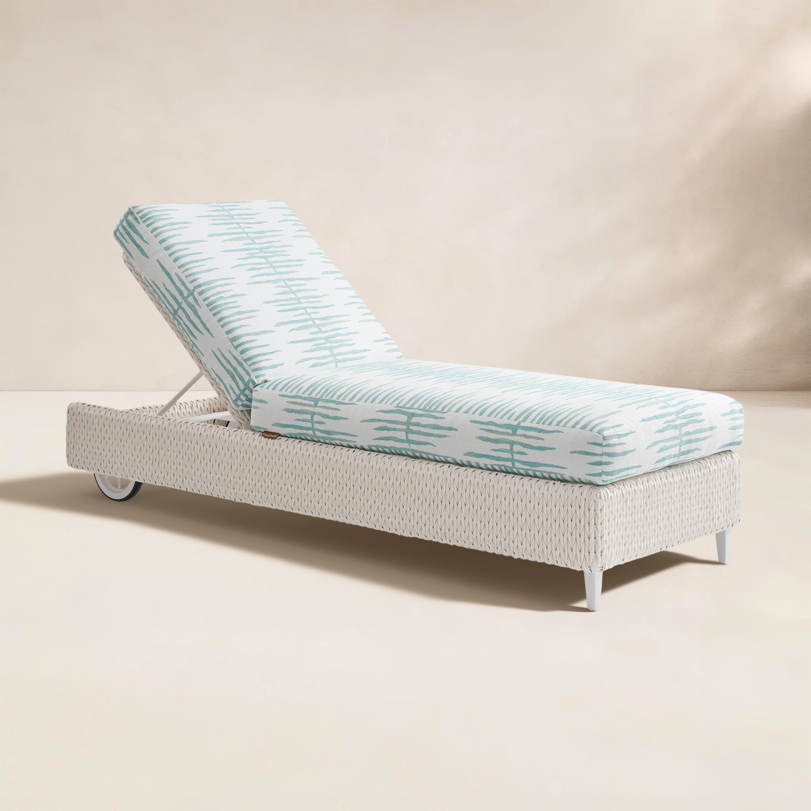 Ocean Breeze Promenade 28" Patio Chaise Lounge
