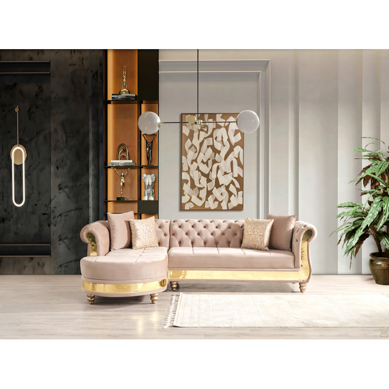 Canapé modulaire or capitonné avec revêtement en bois taupe