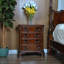 Table de chevet en bois massif brun