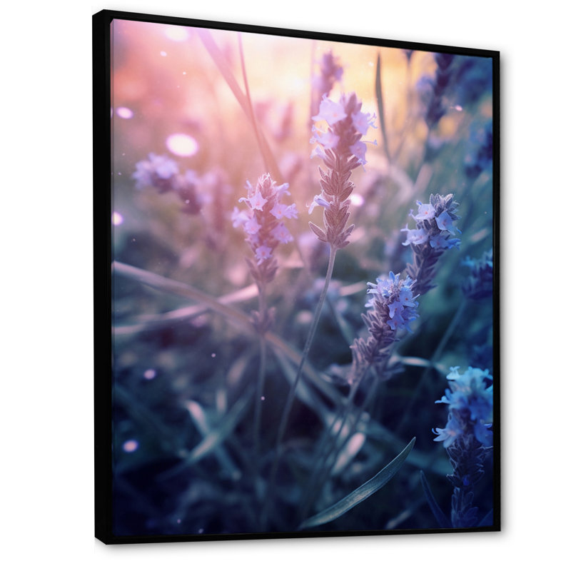 Calming Lavender Hues V, reproduction d'art sur toile encadrée, H 40 po x l 30 po x P 1,5 po, Cadre flottant noir
