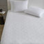 Le coton simple TG offre une surface de couchage confortable qui absorbe et vous garde au frais