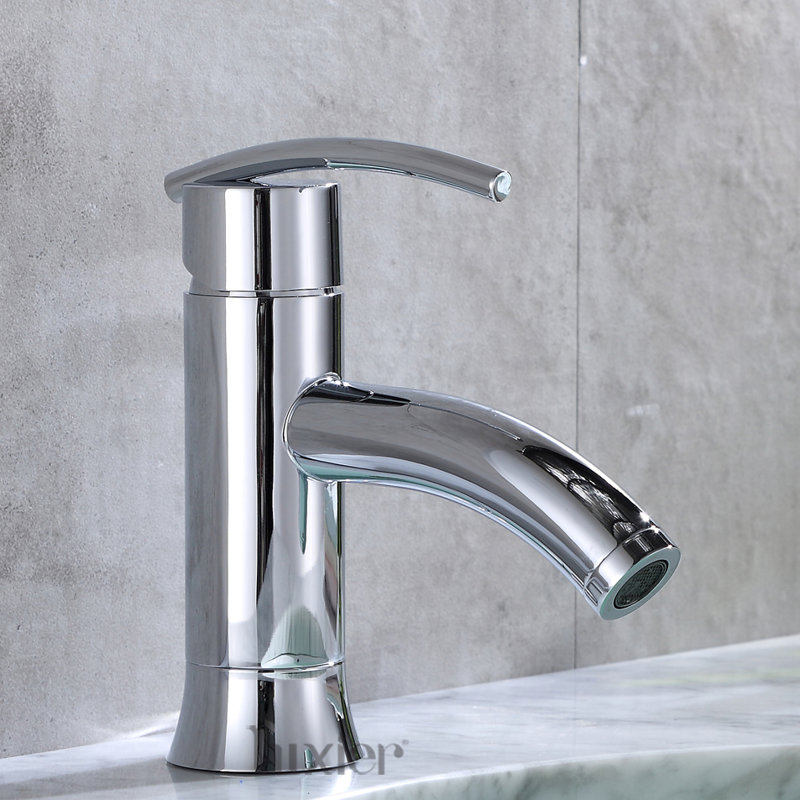 Single Hole Bathroom Faucet with Drain Assembly, Chrome