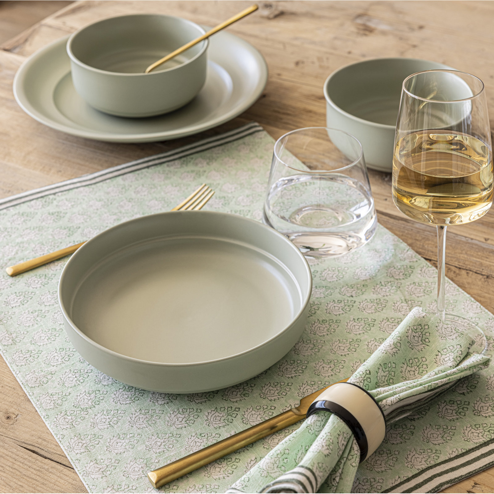 over&back Rimmed 12-Piece Semi Hand-Finished Stoneware Dinnerware Set, Service for 4, Sage