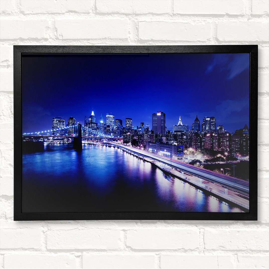 New York City Brooklyn Bridge Ariel Night View - Closed Corner Frame Kunstdrucke auf Holz