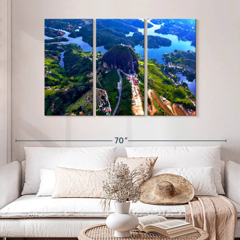 Rocher de Guatape, H 32 po x l 50 po