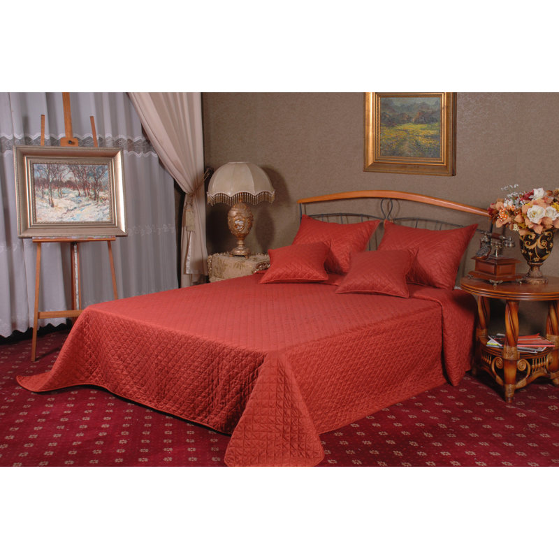 Modern & Contemporary Polyester Quilt, Full Quilt + 4 Additional Pieces, Red