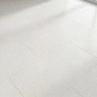 Champagne Honed 18x36 Limestone Tile