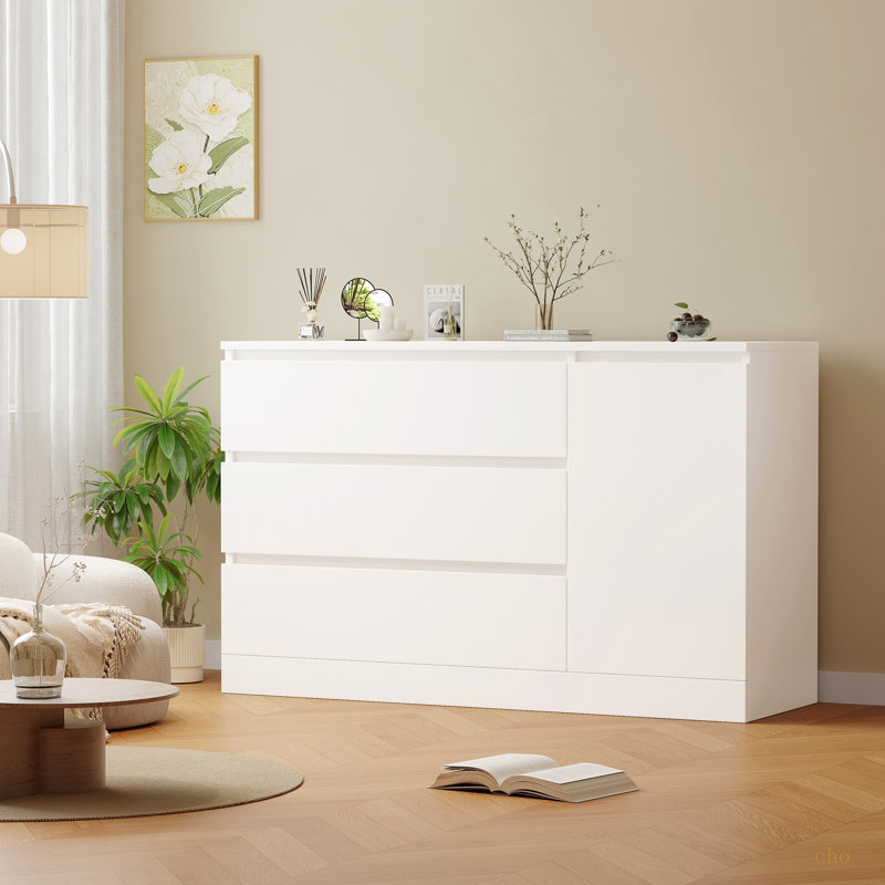 Armoire en bois avec tiroirs cachés