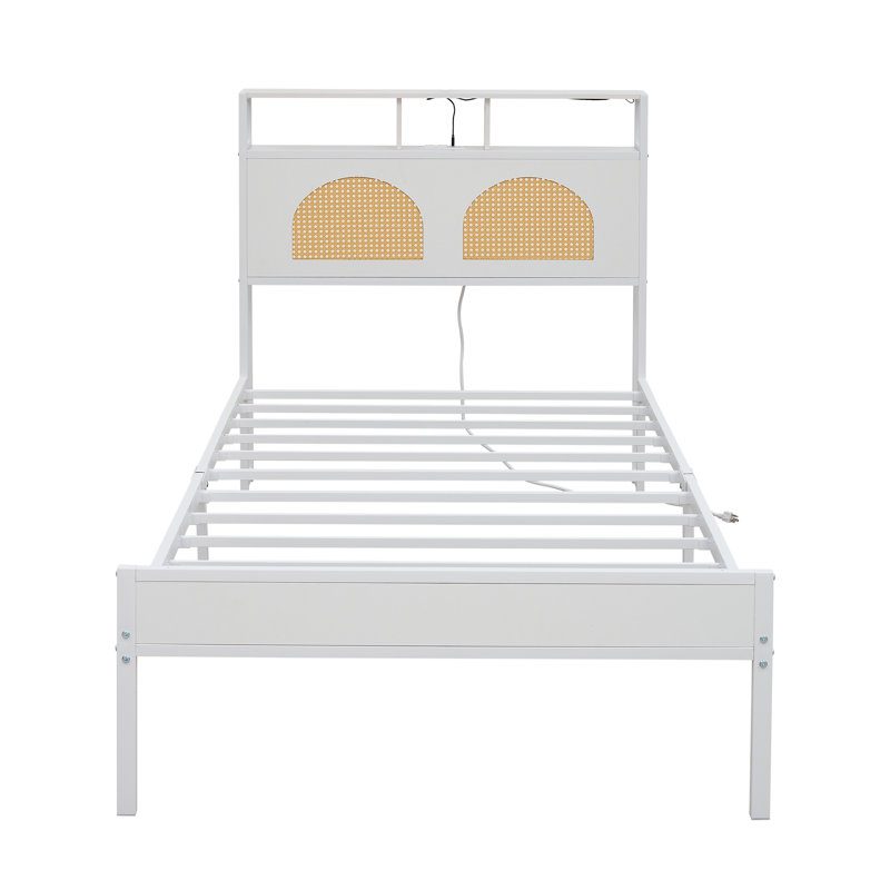Cadre de lit simple avec tête de lit, lit plateforme avec DEL et station de charge, la tête de lit à cadre en rotin dégage un charme classique, aucun sommier nécessaire, sans bruit, facile à assembler, blanc