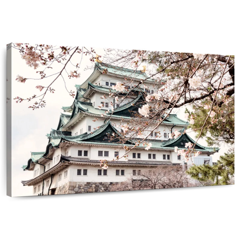 Lilie The Nagoya Castle