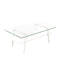 Table basse moderne avec plateau en verre trempé transparent et support de pieds en métal pour une configuration de base rectangulaire élégante et robuste