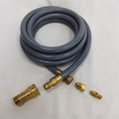 Tuyau bas de 3,65 m avec raccord rapide pour four à pizza et chauffe-eau. Construction en laiton et caoutchouc de haute qualité. Alimentation en gaz sécurisée. Applications sur la terrasse. Compatible avec divers appareils au gaz naturel.