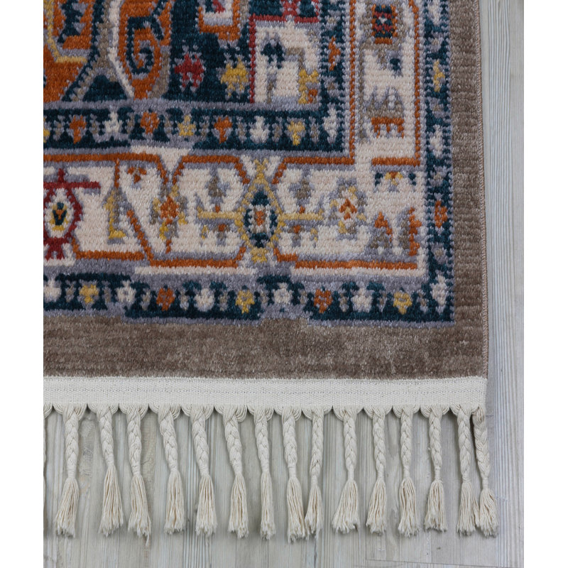 Tapis oriental rouge en polyester tissé à la machine Bonaira, Rectangle 6 pi 7 po x 9 pi 6 po