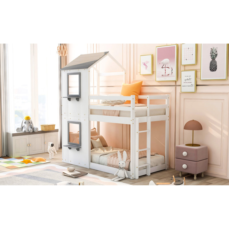 Lit simple au-dessus d'un lit superposé avec support solide - Toit en bois pour créer un environnement de sommeil confortable