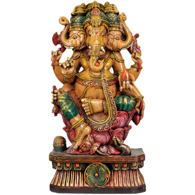 Tri-Mukha Ganesha assis sur un lotus