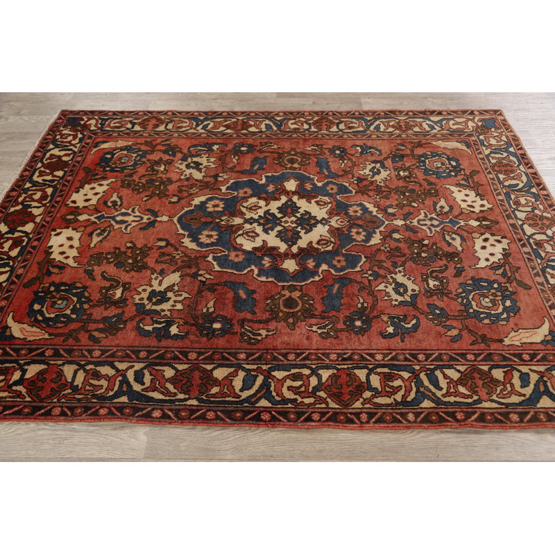 Tapis unique en laine noué à la main Bakhtiari des années 1920 de 4 pi 11 po x 6 pi 9 po rouge Cairi
