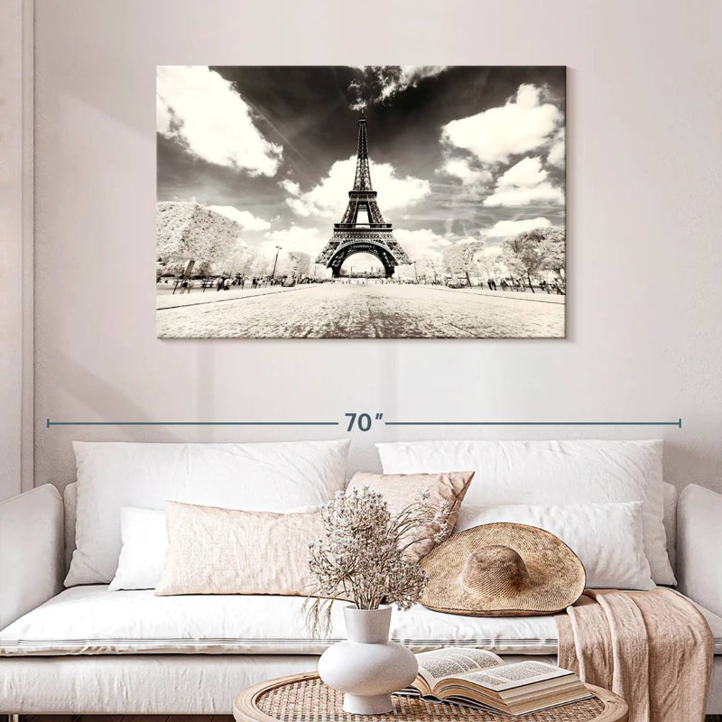 Ravi His Majesty Eiffel, 30" H x 45" W