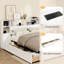 Lit simple blanc avec tête de lit bibliothèque, six tiroirs sous le comptoir et un point de charge, idéal pour les dortoirs décoratifs des tiroirs allongés, configuration de chambre à coucher moderne Station, nombreux effets personnels