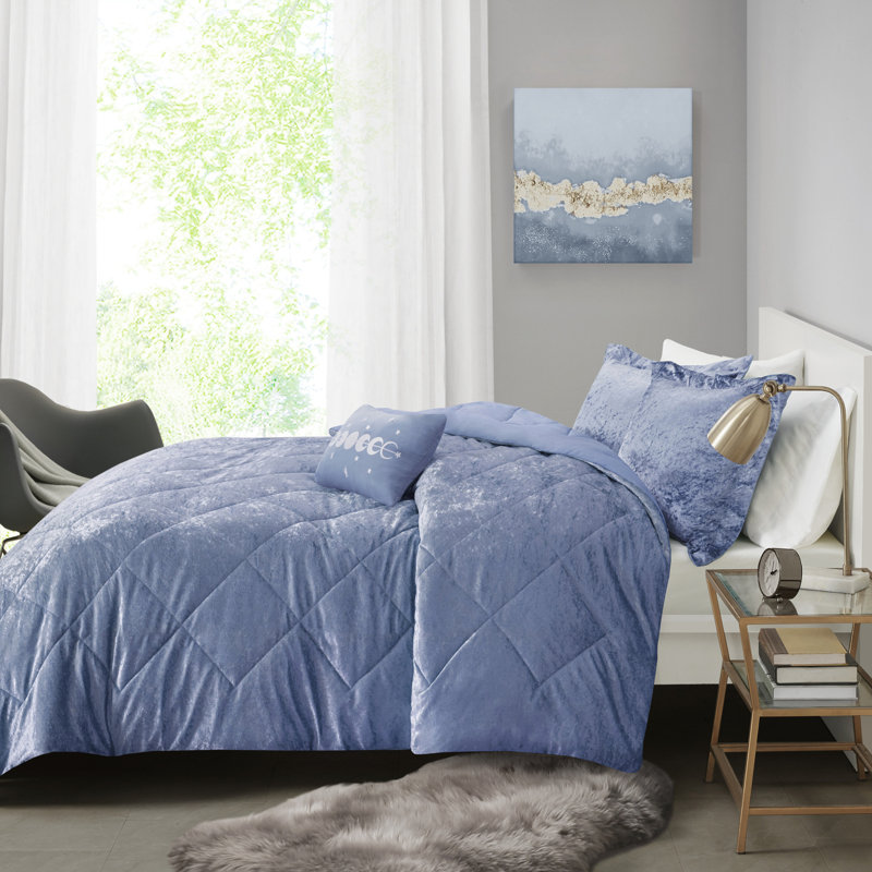 Velvet Comforter Set With Throw Pillow