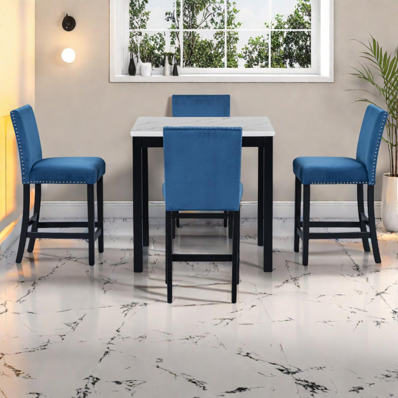 Ensemble de salle à manger 5 pièces à hauteur de comptoir avec table en faux marbre et chaises revêtues de velours, Bleu