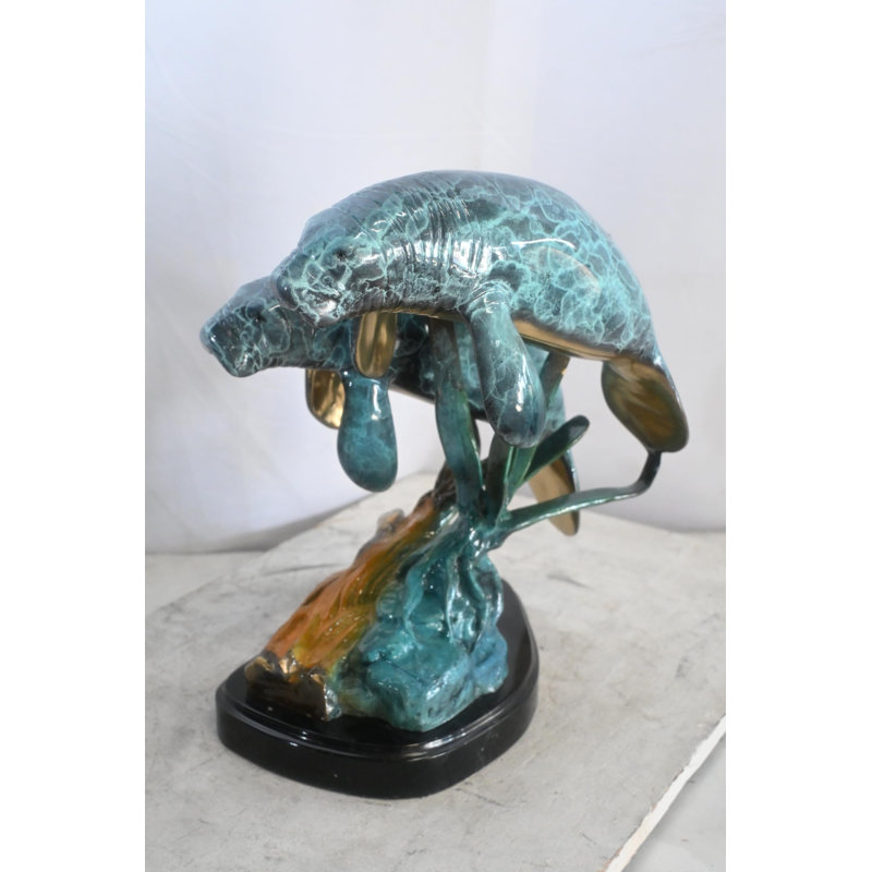 Sculpture en bronze à deux bases en marbre Ocean Life 15 po x 11 po x H 12 po
