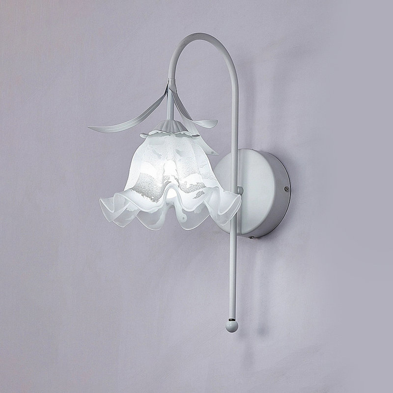 Kaseem Wallchiere, White