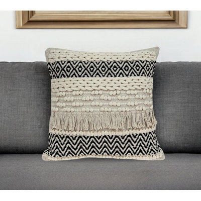 Coussin 18 "en coton beige avec frange