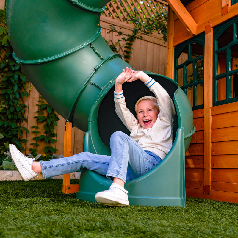 Falcon Ridge Fort, Green Slide, Green