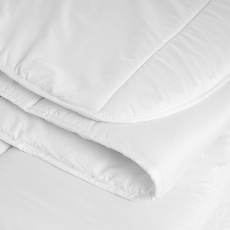 Medium Down Alternative Comforter, Super King