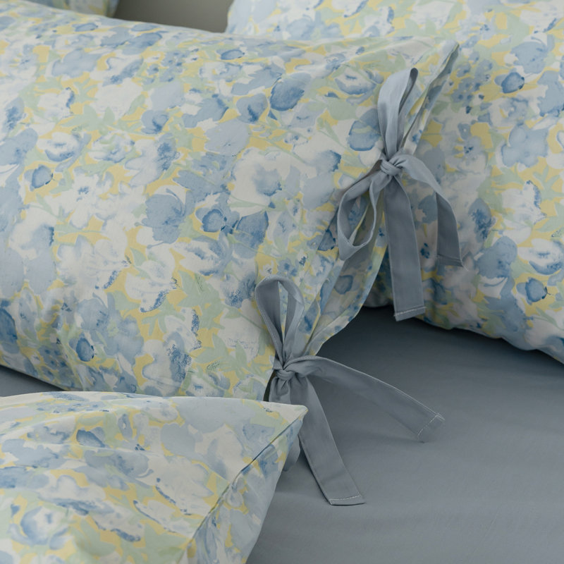 Minimalist Chic 3 PCS Floral Print Polyester Comforter Set, Blue/Yellow, Queen Comforter + 2 Standard Pillowcases