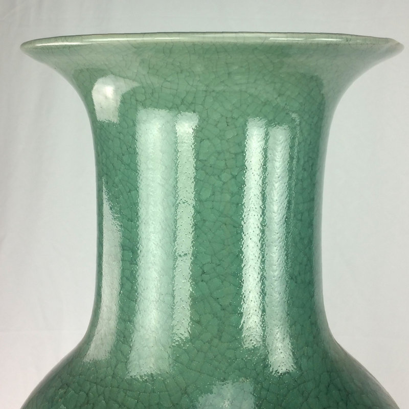 Vase de table en porcelaine Giusti, H 36 po x l 14 po x P 14 po