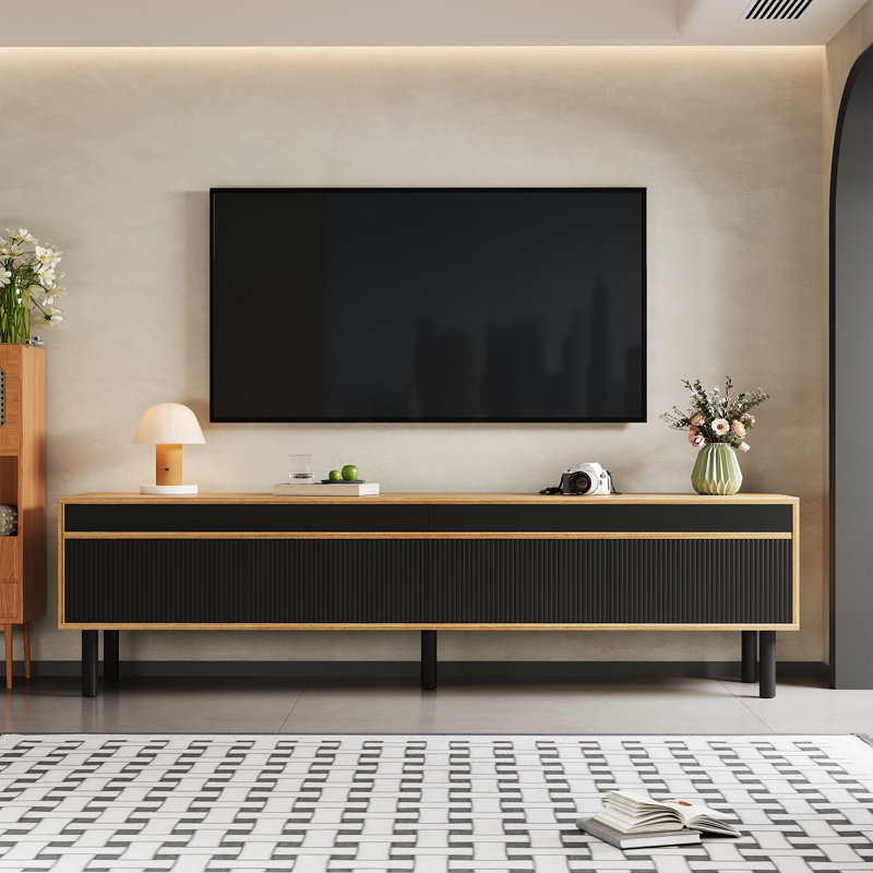 Meuble télé en bois avec portes rayées et rangement Nami