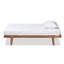 Structure de lit simple en bois fini noyer brun de style moderne George Oliver Studio Kaia
