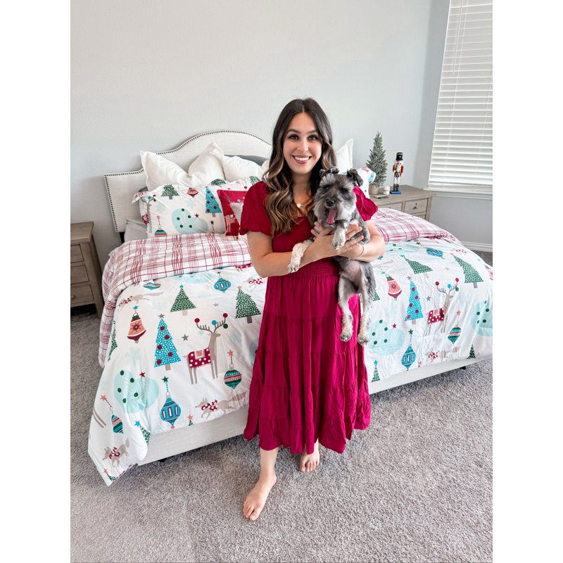 Winter Wonderland Oversized Reversible Holiday Bedding Down Alternative Comforter Set with shams