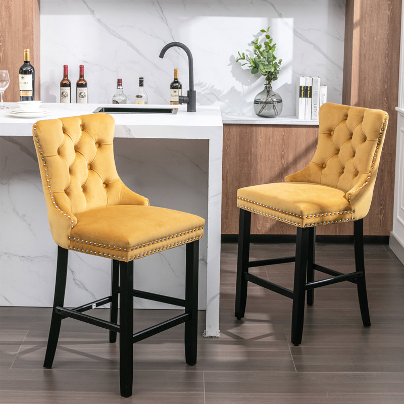 Velours confortable avec coussin en mousse fait main - 2 fauteuils contemporains dorés, base en bois massif