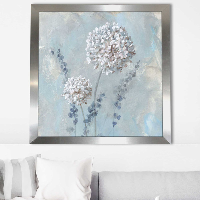 «Airy Blooms I» par Danhui Nai, Encadrement argenté, H 31,5 po x l 31,5 po x P 1 po
